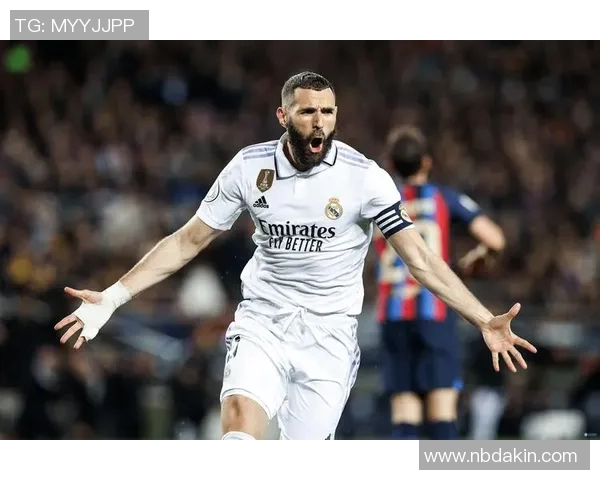 皇马逆转巴黎，豪取欧冠八强席位，本泽马梅开二度助球队晋级！